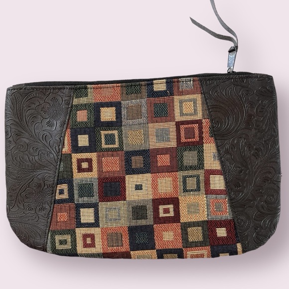 Clutch/ Wallet handbag- Spacious compartment including two pockets. Handmade Bag - Picture 5 of 10